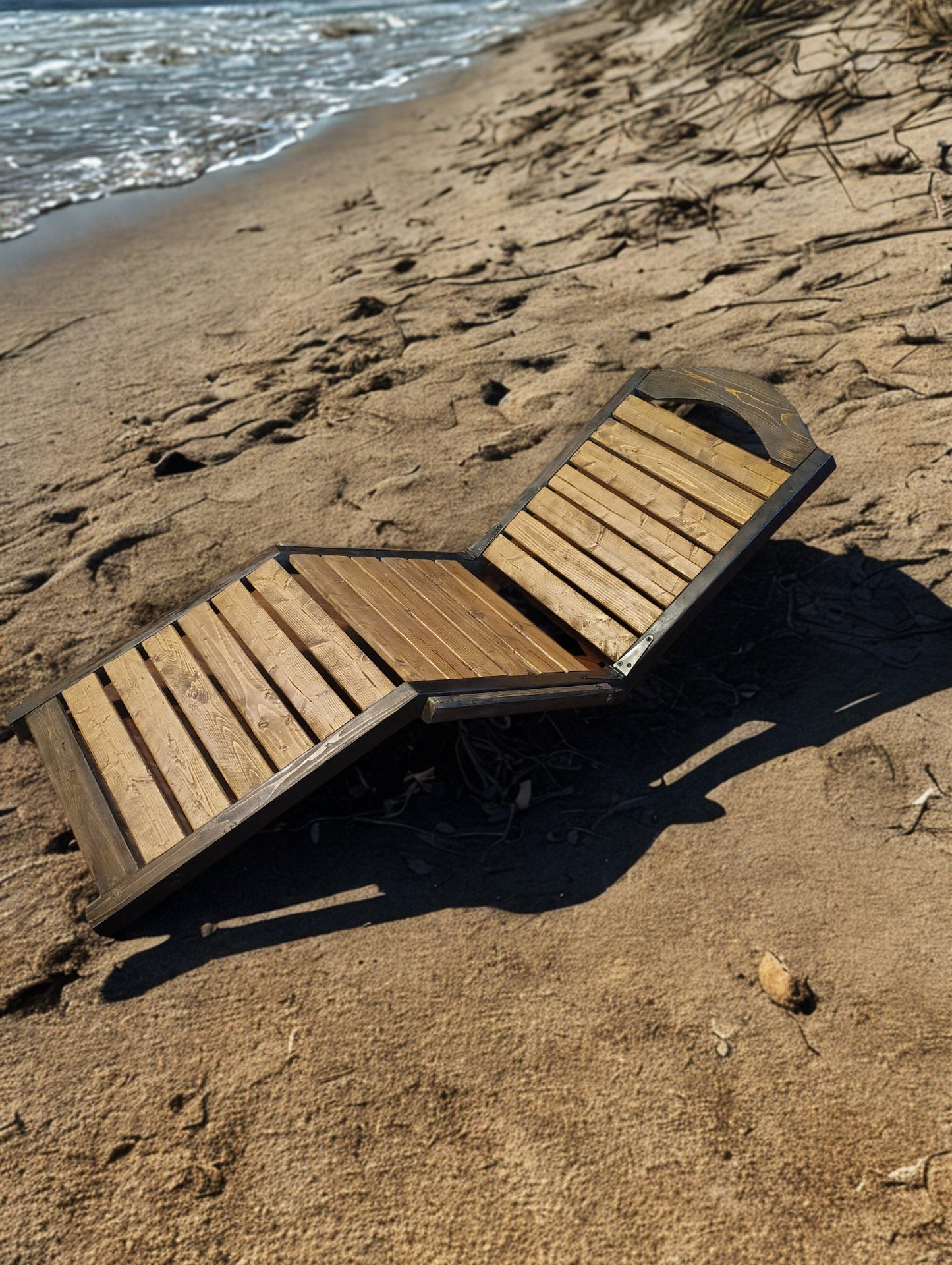 Folding pool/beach chair